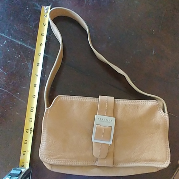Kenneth Cole reaction tan leather purse - Picture 6 of 7
